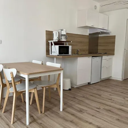 Lägenhetshotell Sur Sarthe 3*