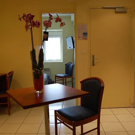 Sur Sarthe Lägenhetshotell 3*